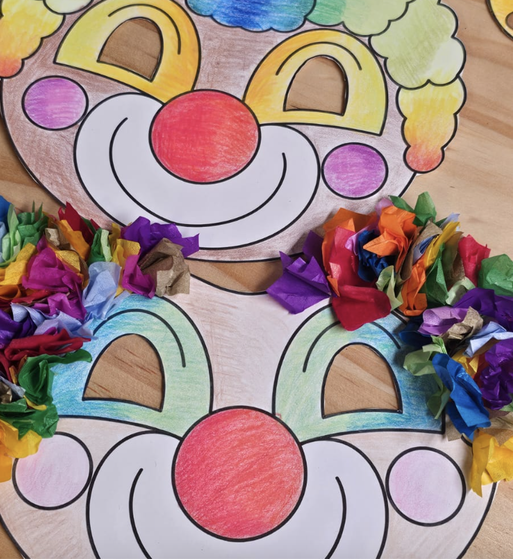 Clown Masken basteln zu Karneval oder für das Zirkusprojekt in der Grundschule.